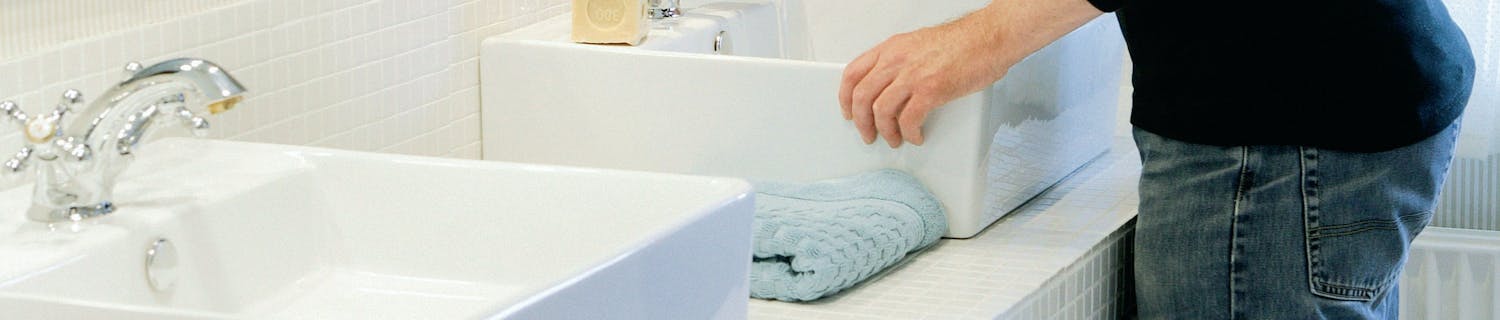 Enkel benk med multiplater